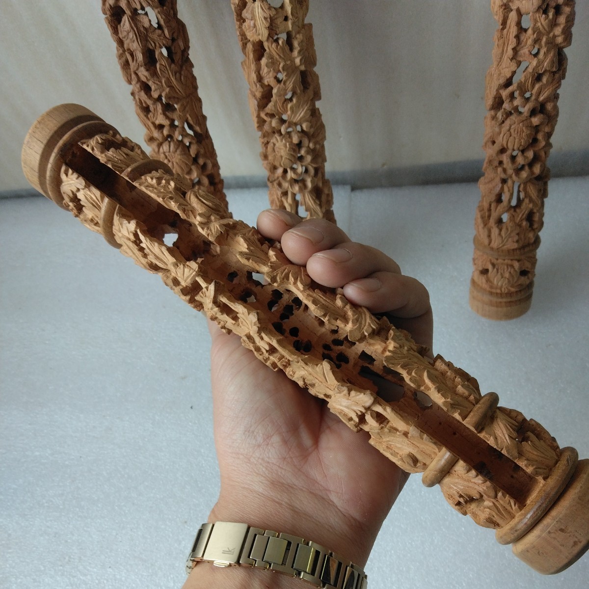 [ включая доставку ]keyaki... резьба по дереву украшение палка 4 шт. комплект контрольный номер (1437) неиспользуемый товар из дерева скульптура ткань отделка высота 24.× диаметр 3.8.