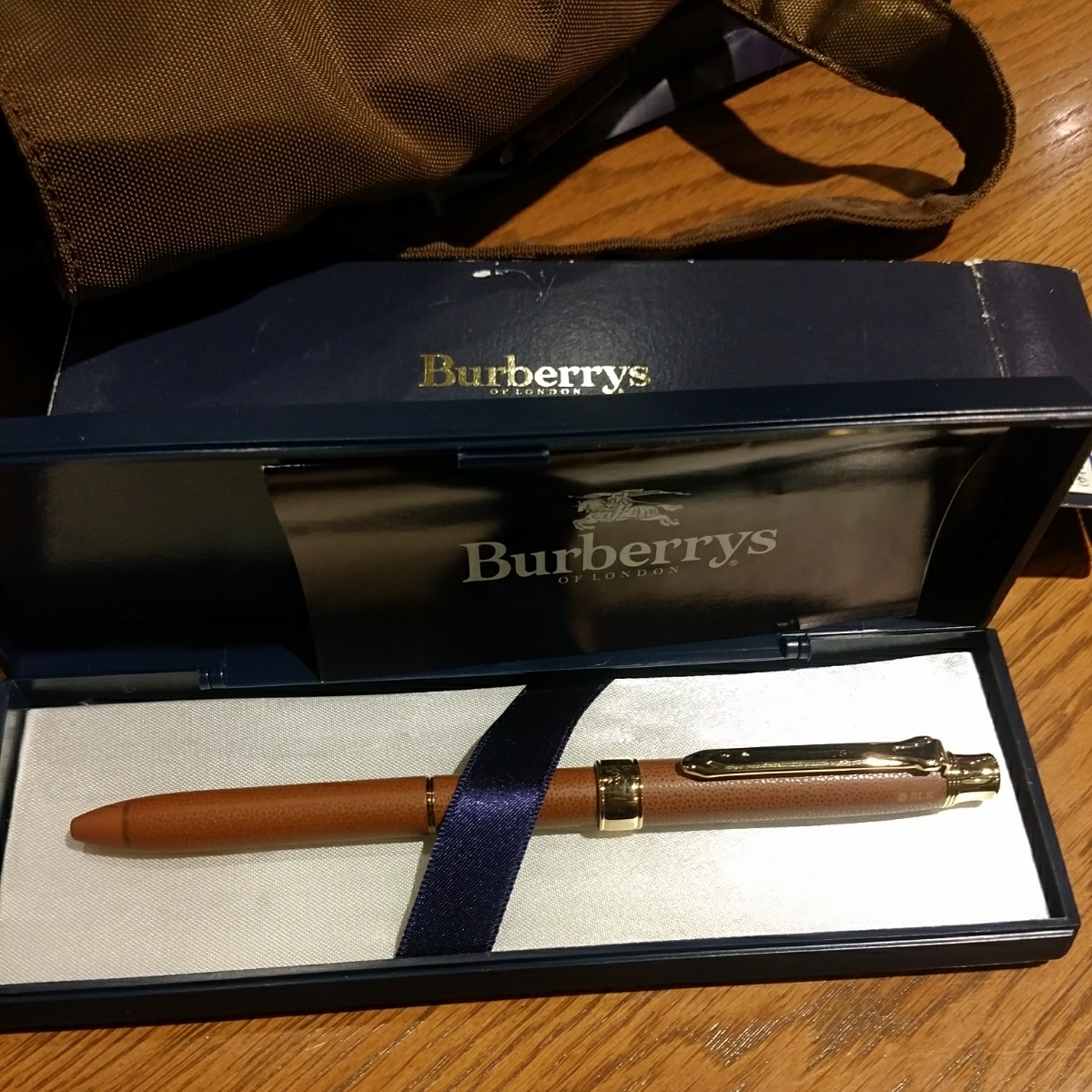 Прекратил драгоценные! Pentel Burberry Ball Pen Charpen