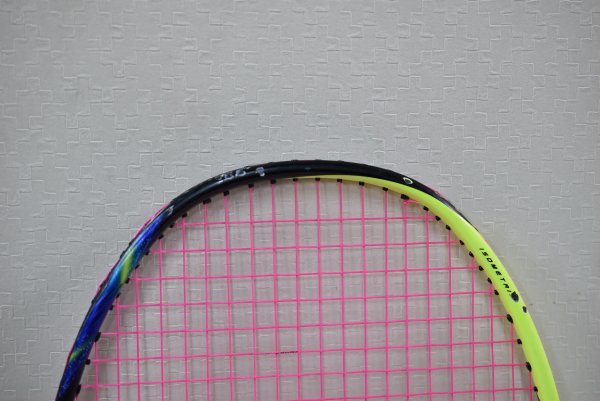 高級ブランド YONEX ヨネックス バトミントンラケット 4UG5 アストロ