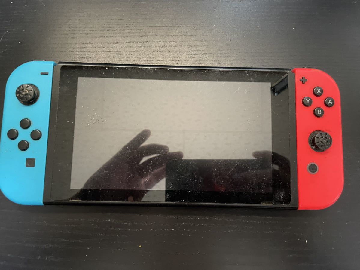 Nintendo Nintendo Switch 任天堂スイッチ本体 通電確認 見守り設定のため初期化出来てません ジャンク扱い ARMS付き_画像2