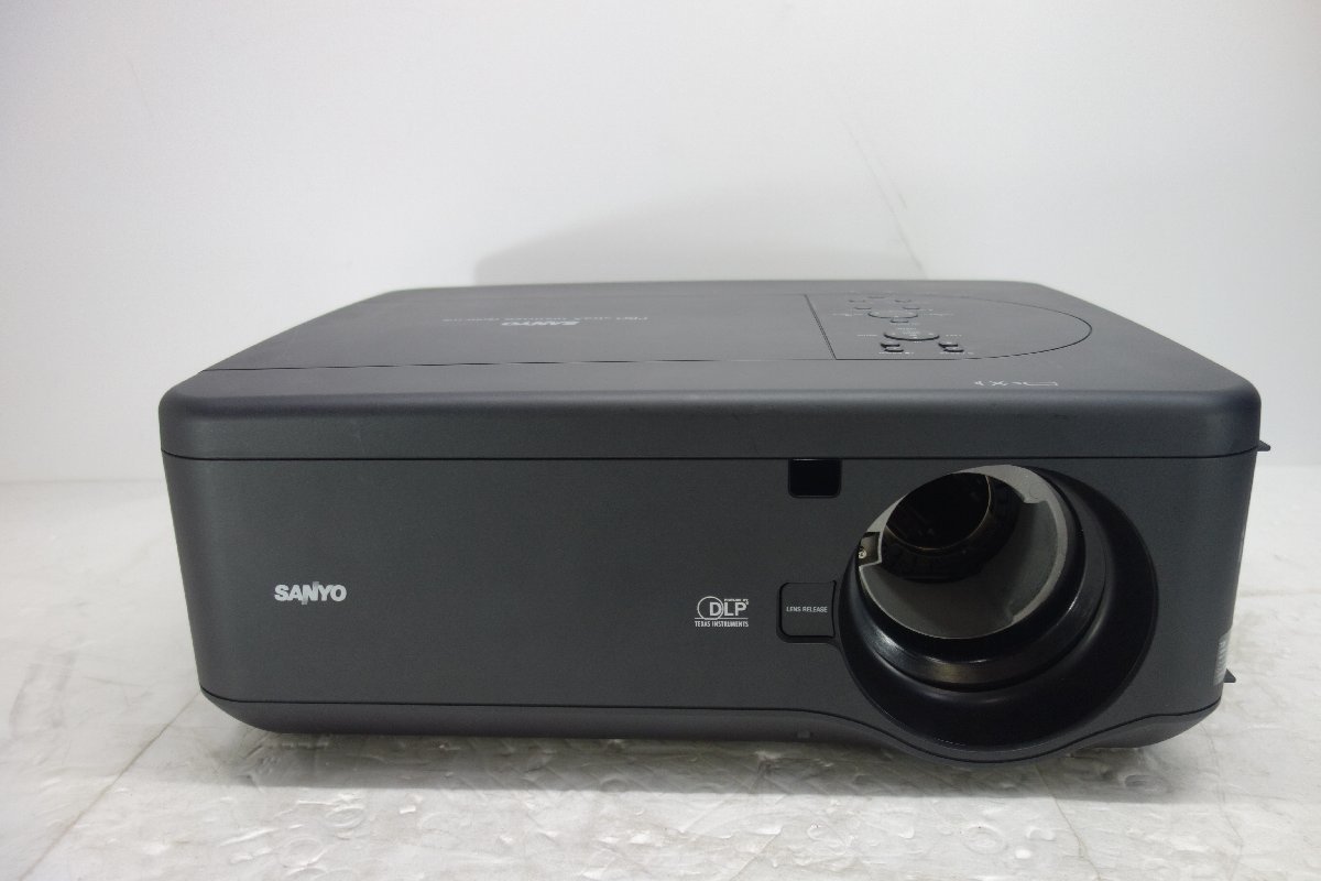 ◎サンヨー SANYO PDG-DXT10JL(K) プロジェクター DLP方式 (ランプ:319h)訳あり レンズなし◎ [M109]_画像1