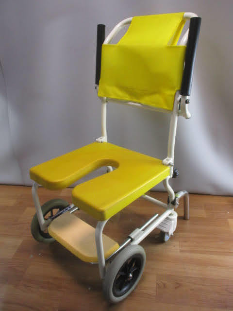 ◆カワムラ　シャワーチェア◆KAWAMURA 入浴用車椅子 シャワーキャリー Ｕ型シート 介護用 介助 施設 在宅 病院 現状渡し♪H-51005へカ_画像1