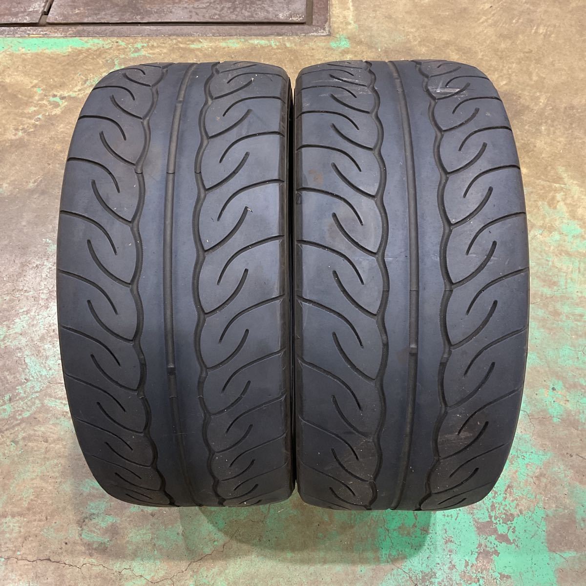 ADVAN NEOVA AD08R アドバンネオバ ヨコハマ 235/40R18 中古　2本　2018年製_画像1