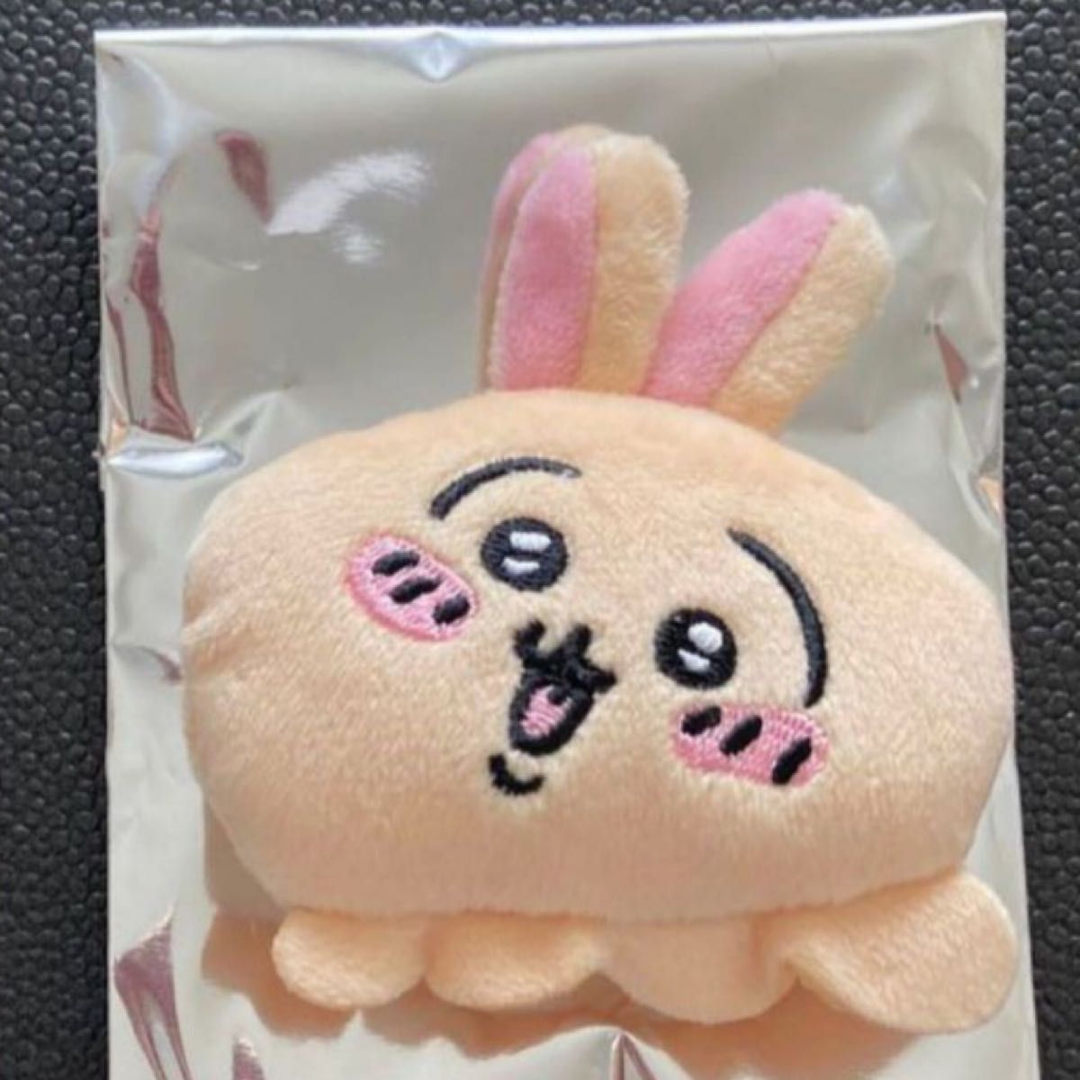 超まじかるちいかわノベルティなかよしぬいぐるみバッチうさぎ