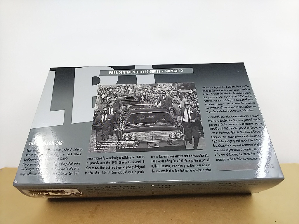 ■MINICHAMPSミニチャンプス 1/43 1964リンカーン PRESIDENTAL パレードビハイクル'QUICK FIX'' アメリカジョンソン大統領 モデルミニカー_画像5