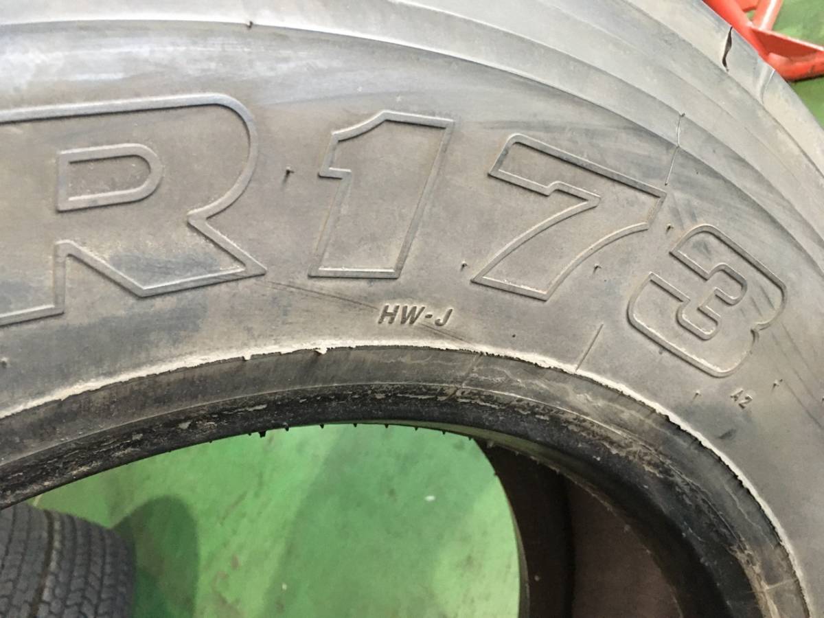 x832-3-10 ☆295/70R22.5 BS R173 中古1本！ ブリヂストン 2017年製 ほぼ新品溝♪ スペア用に！ k85_画像7