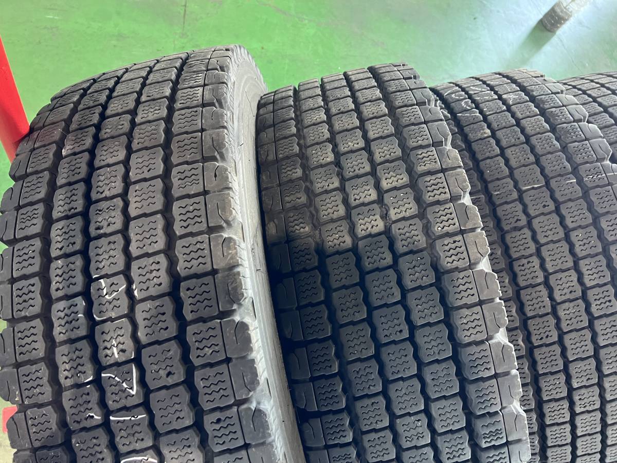 D22-3-10① ☆265/70R19.5 BS W910 13‐12㎜中古12本セット 2022年製 ブリヂストン（スタッドレス） k180_画像9