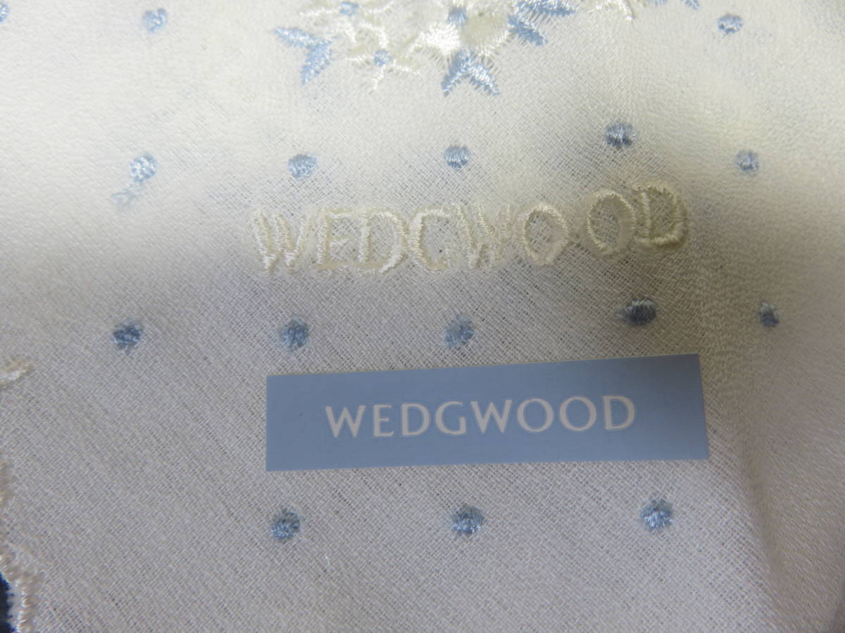 ♪新品♪未使用★WEDGWOOD★ウエッジウッド タオルハンカチ 刺入り ピンク ・綺麗な刺繍入り 白系・ブルー系 2枚セット_画像10