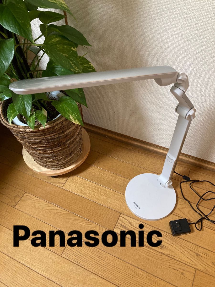 Panasonic パナソニック LEDデスクスタンド 卓上ライト
