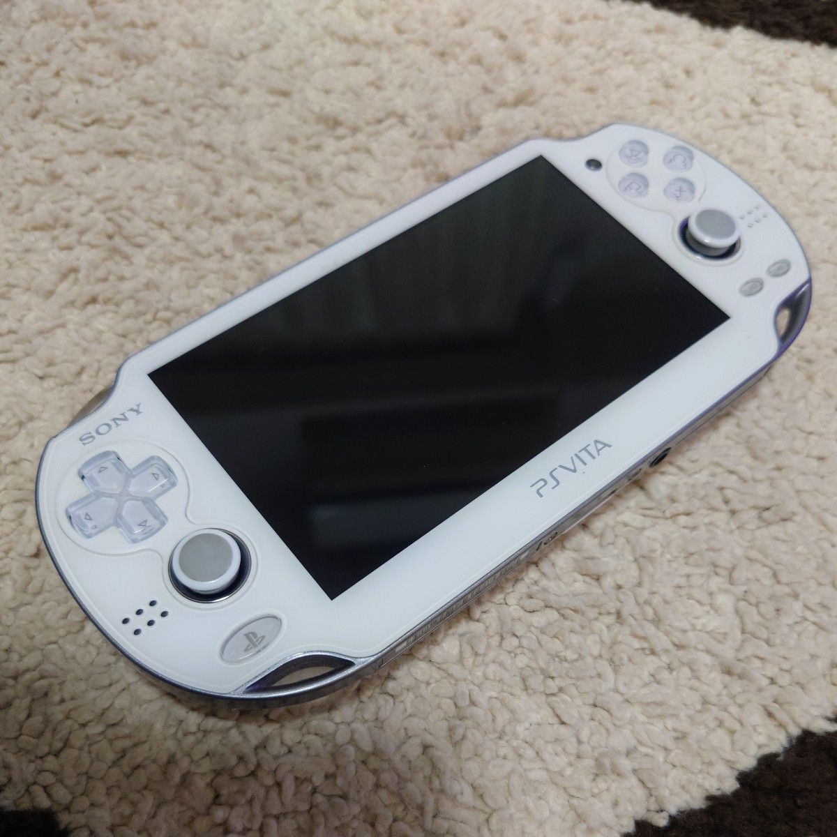 注目ショップ PS Vita PCH-1100 ホワイト 3G PS Vita本体