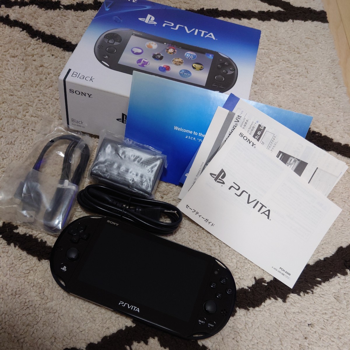 定番人気！ PCH-2000 Vita PS 美品 ブラック 箱付き WiFi PS Vita本体