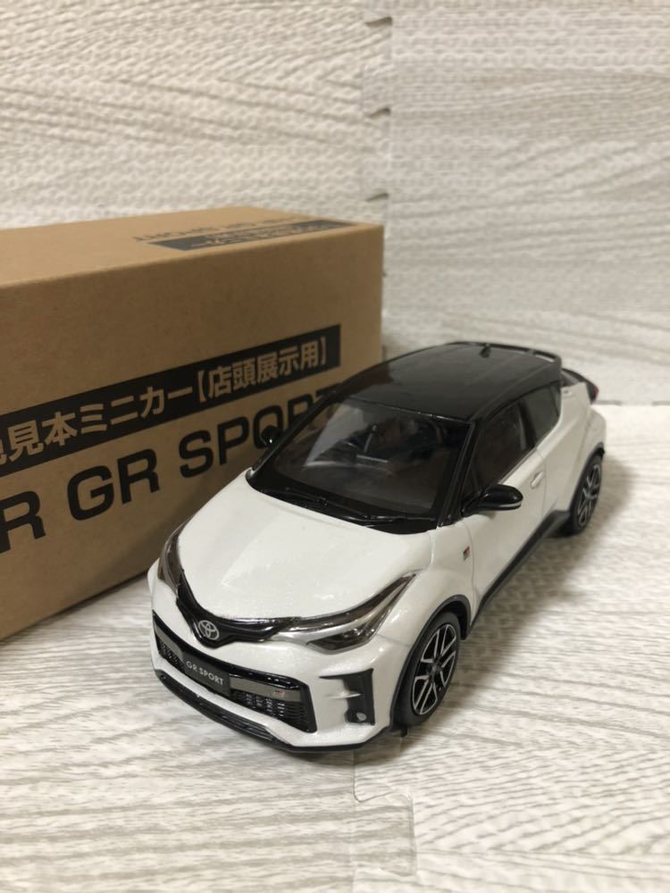 1/30 トヨタ 新型C-HR GRスポーツ CHR 2トーン 非売品 カラーサンプル