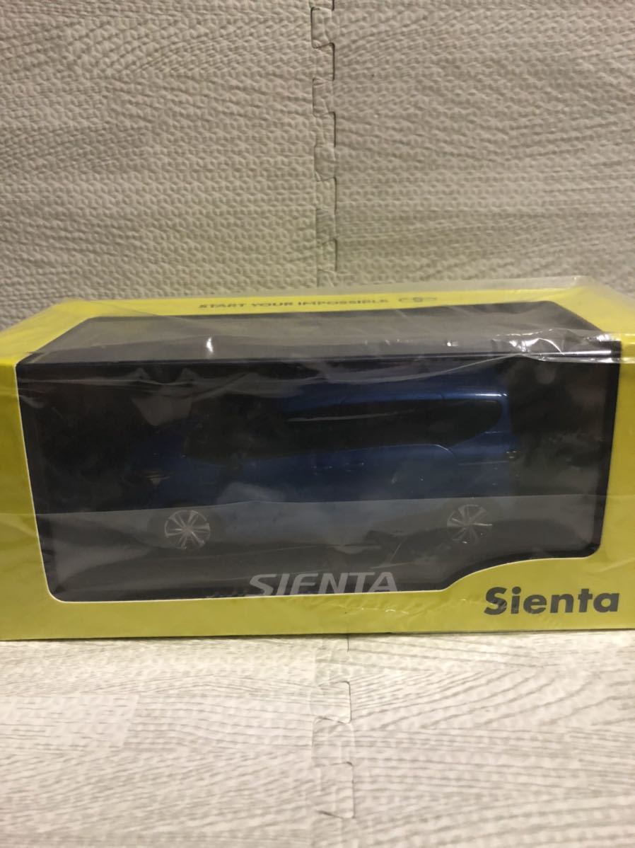 1/30 トヨタ 新型シエンタ Sienta 後期　非売品 カラーサンプル ミニカー　ブルーメタリック