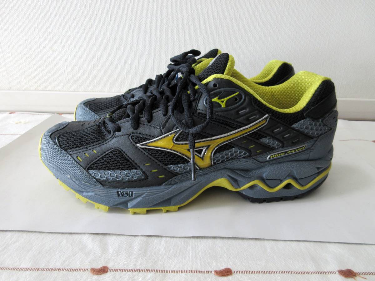 新品未使用品 Mizuno ミズノ 26.5cm wave ascend x10 ウエーブアセンド ランニングスニーカー 運動靴 黒 黄色_画像2