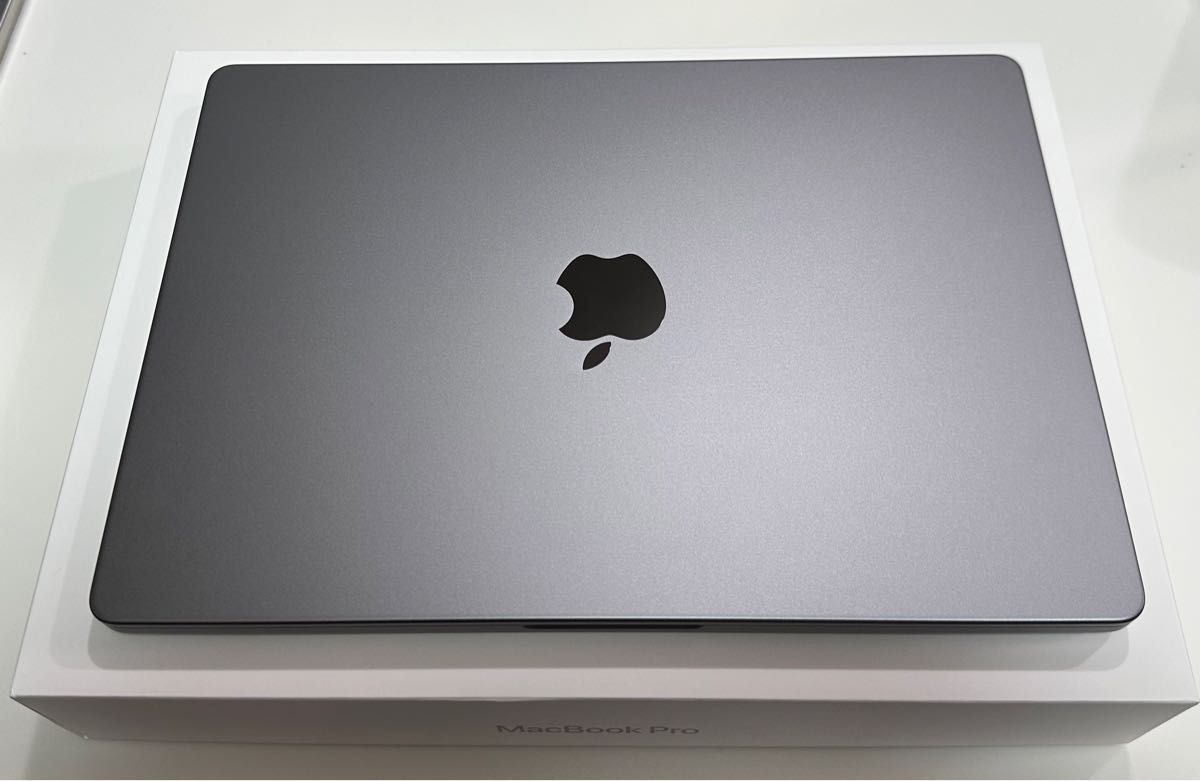 Apple M2 Proチップ搭載14インチMacBook Pro スペースグレー