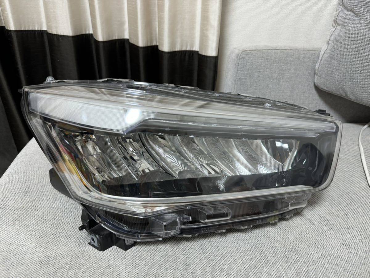 ステー交換済 ライズ ロッキー A200A/A210A/A200S/A210S 純正 右ヘッドライト LED ICHIKOH 81110-B1441 刻印 AD