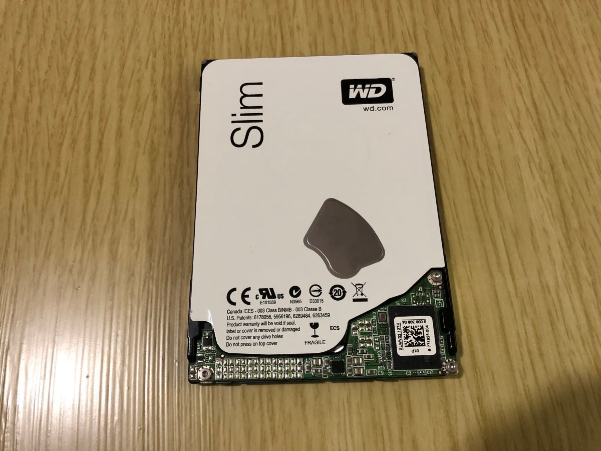 ★☆ WD Black ハイブリッド SSHD 750GB 2.5インチ WD7500L12X 使用時間752時間_画像1