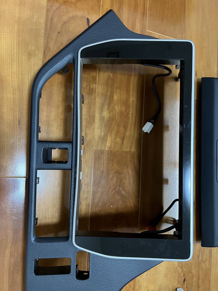 トヨタ純正 10インチナビ NSZN-Z68T 12 1型後席ディスプレイV12T トヨタ純正 10インチナビ NSZN-Z68T 12 1型後席ディスプレイV12T