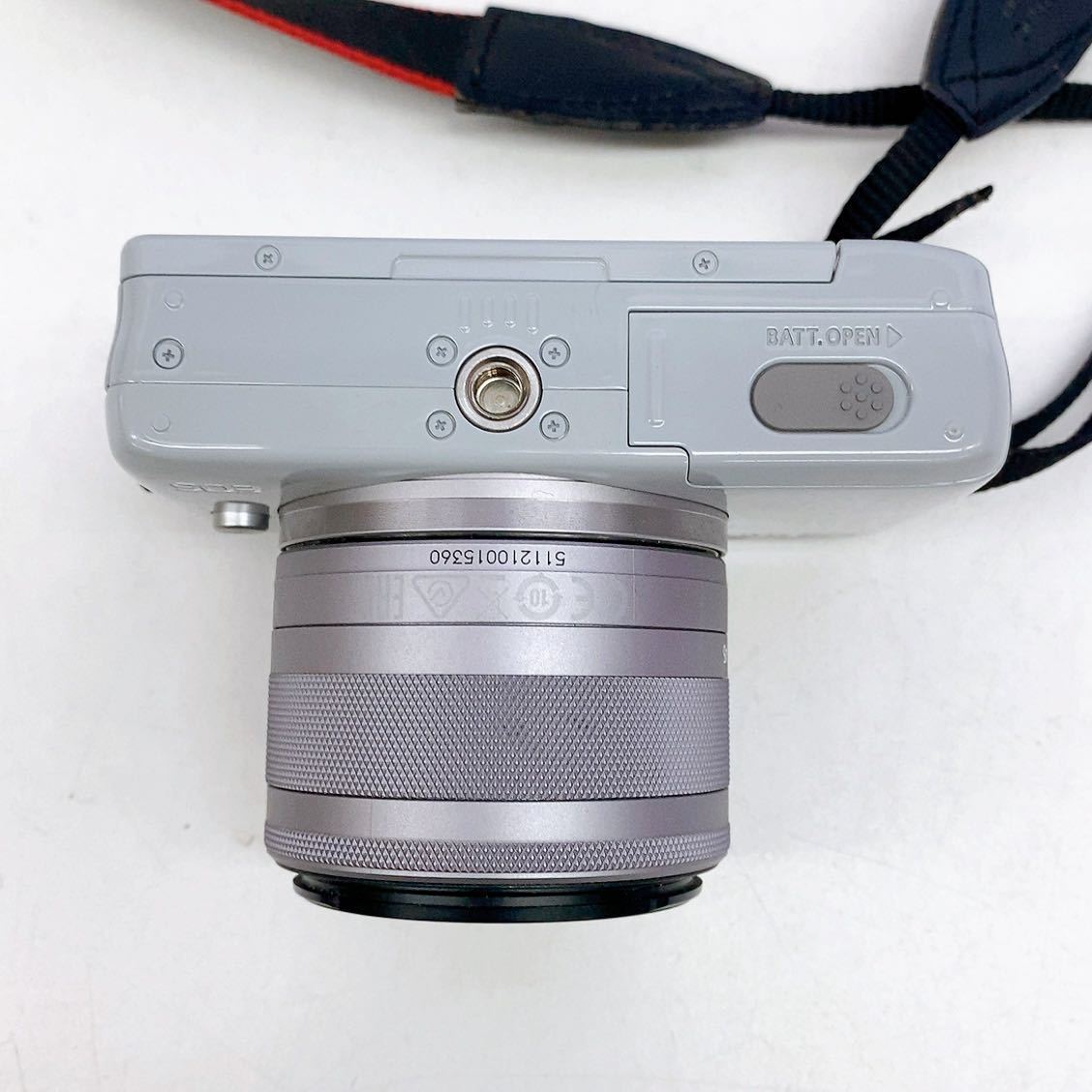 10AA118 【動作品】Canon/キャノン デジタルカメラ EOS M10 レンズ2つ 15-45mm 22mm グレー 美品 中古 現状品_画像4