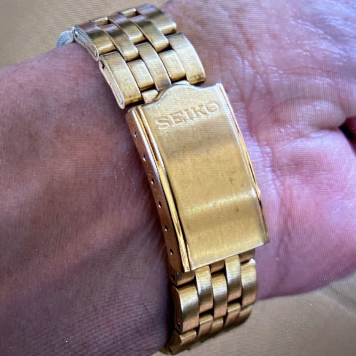 セイコー腕時計メンズ 黒文字盤スケルトン美品 ゴールド色の画像3