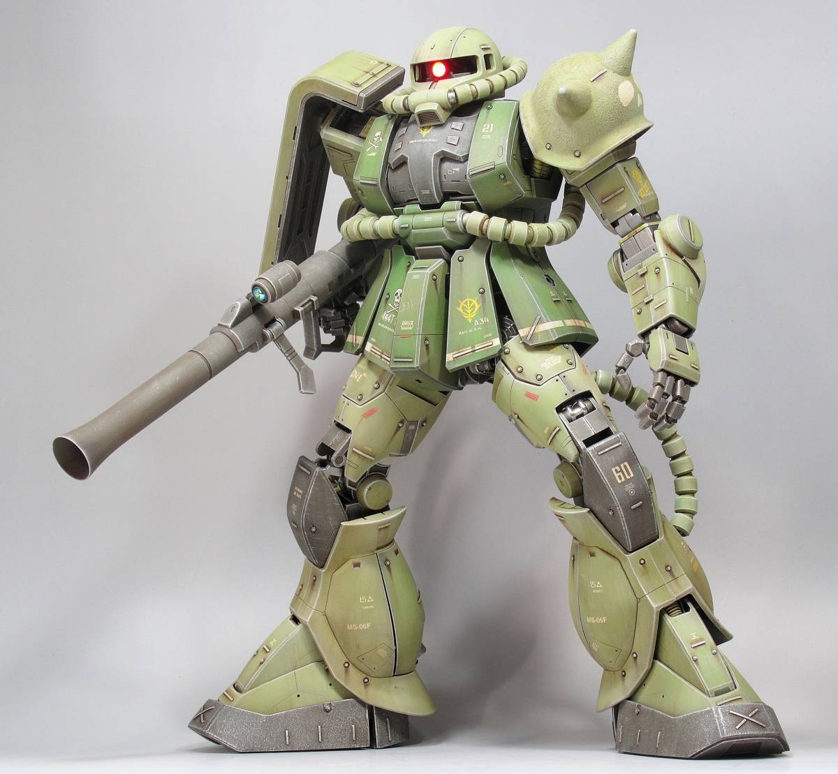 PG 1/60 MS-06F 量産型ザクⅡ 戦場風 徹底改修塗装完成品 PG 1/60 MS-06F 量産型ザクⅡ 戦場風 徹底改修塗装完成品