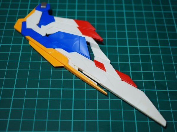 ☆BMK12☆ジャンク★バンダイ MG 1/100 ウイングガンダム Ver.Ka ウイング（片側）のみ ジャンク部品取り 完成品_画像1