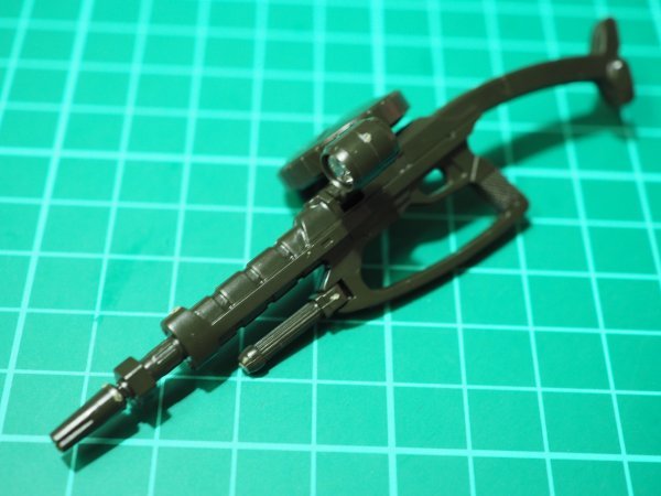 ☆A8051☆ジャンク★バンダイ MG 1/100 高機動型ザクⅡ 黒い三連星 Ver.1.0 ザクマシンガンのみ ジャンク部品取り 完成品_画像1