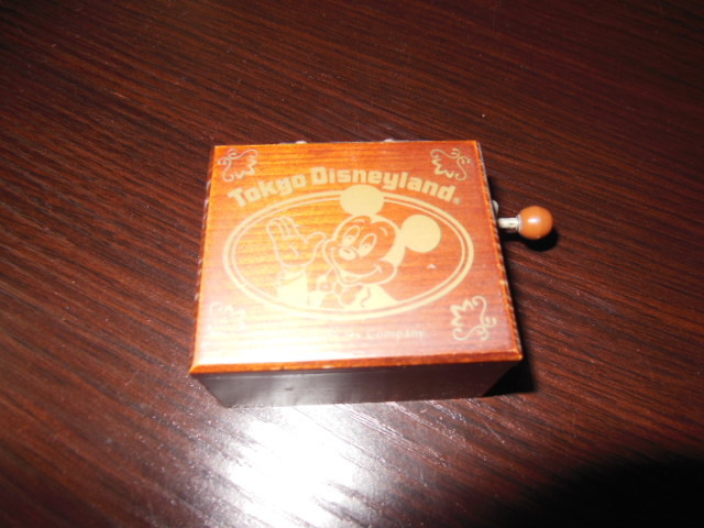  Mickey Mouse music box 