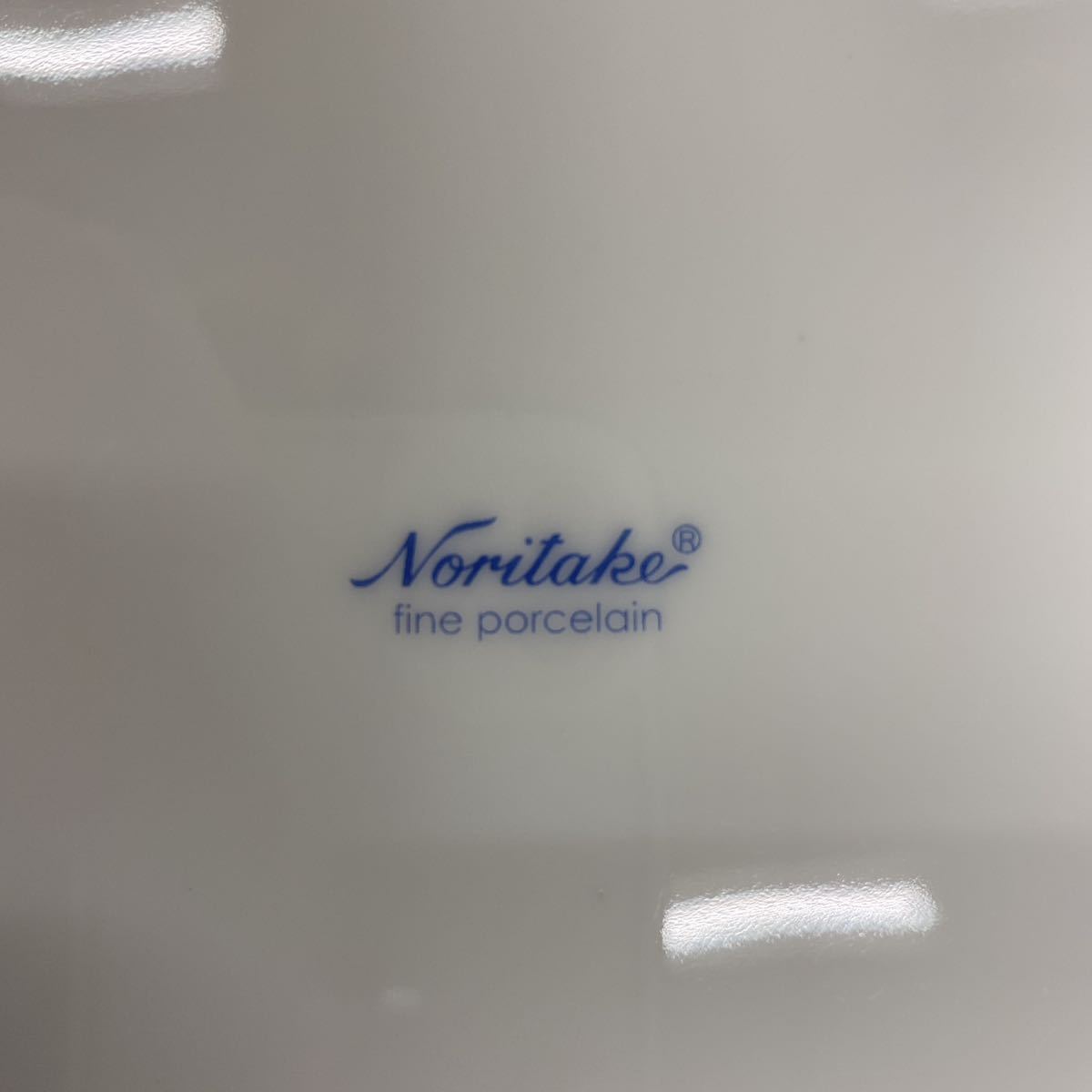 ④ Noritake ノリタケ fine porcelain スクエアプレート 大皿 10枚セット まとめ売り サイズ(約)：1辺26.5cm 高さ2.5cm ※汚れあり。_画像4