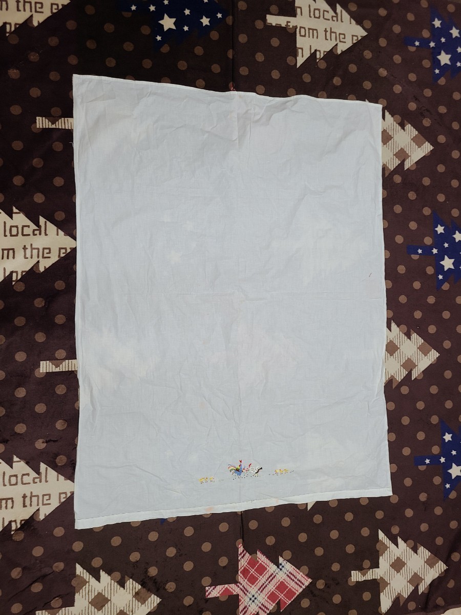  Vintage | tablecloth | race | hand made | round | diameter approximately 160cm| chicken. design. rectangle. tablecloth attaching 