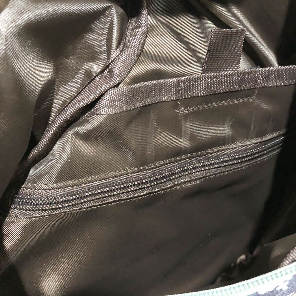 Daily russet【新品】カラーファスナー ボディバッグ ネイビー Daily russet【新品】カラーファスナー ボディバッグ ネイビー
