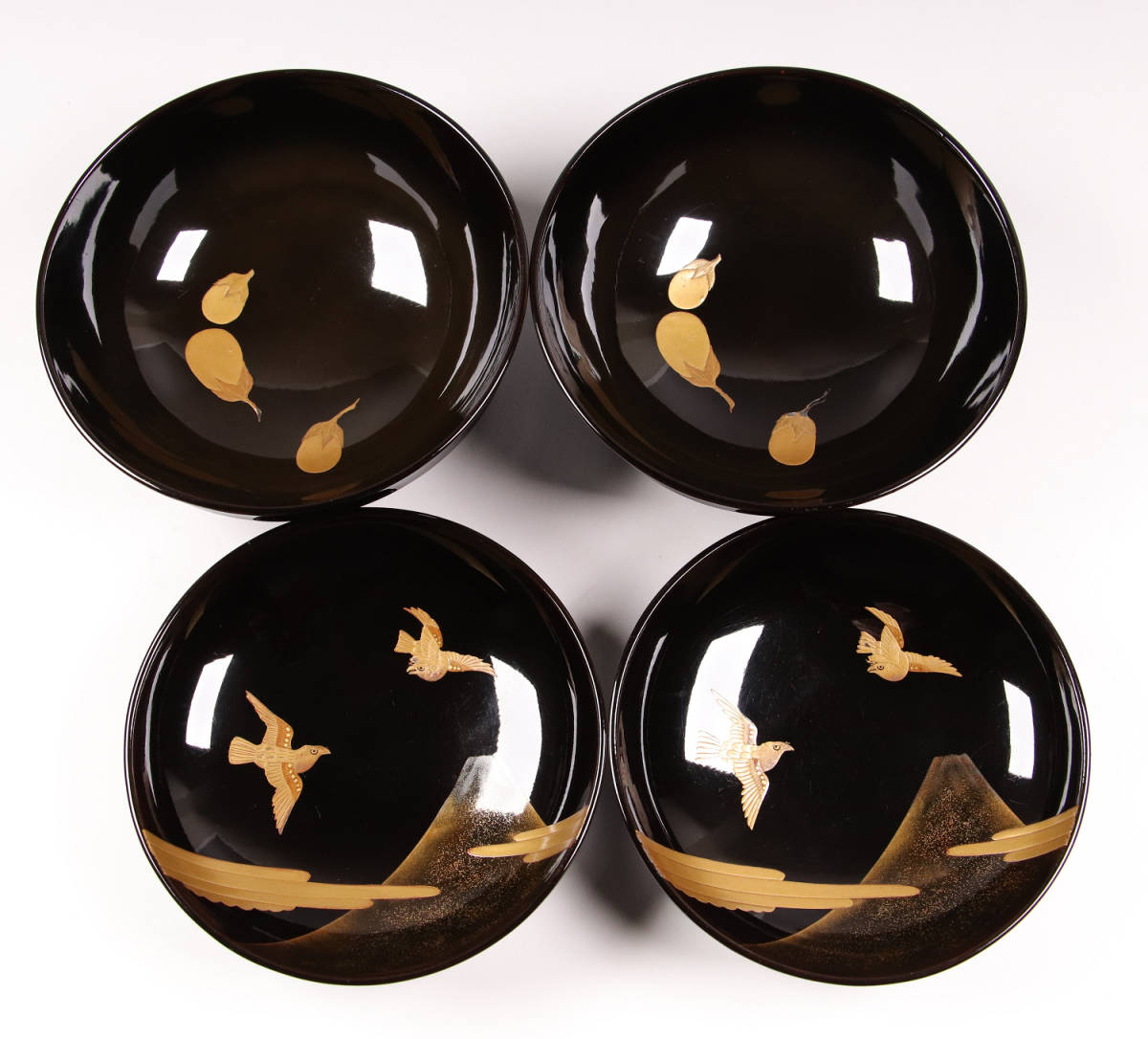 M439 輪島塗 一富士二鷹三茄子 金蒔絵黒塗椀 二客 木製漆器 / 研 M439 輪島塗 一富士二鷹三茄子 金蒔絵黒塗椀 二客 木製漆器 / 研