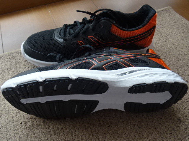 ★☆asics アシックス ランニングシューズ(GEL-EXCITE 5) 【新品・未使用・タグ付き】26.5cm　黒（+オレンジ）　UK（イギリス）購入品☆★