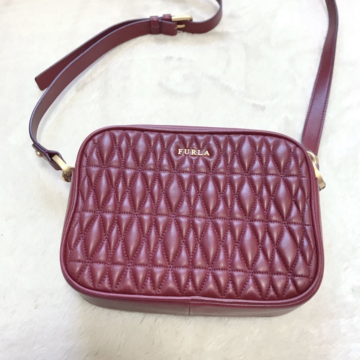 美品 FURLA フルラ 2way コメタ キルティング ショルダーバッグ 斜め