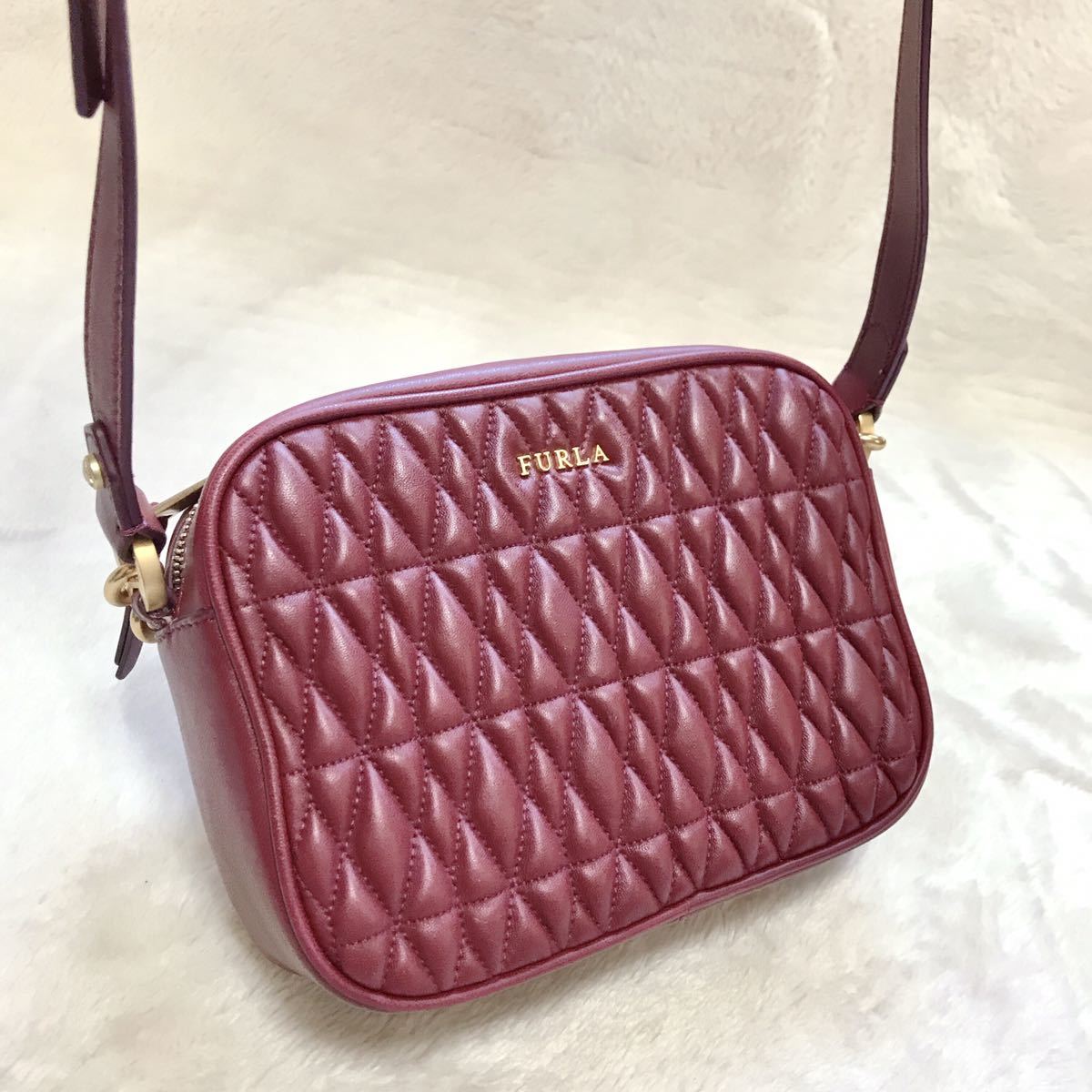 美品 FURLA フルラ 2way コメタ キルティング ショルダーバッグ 斜め