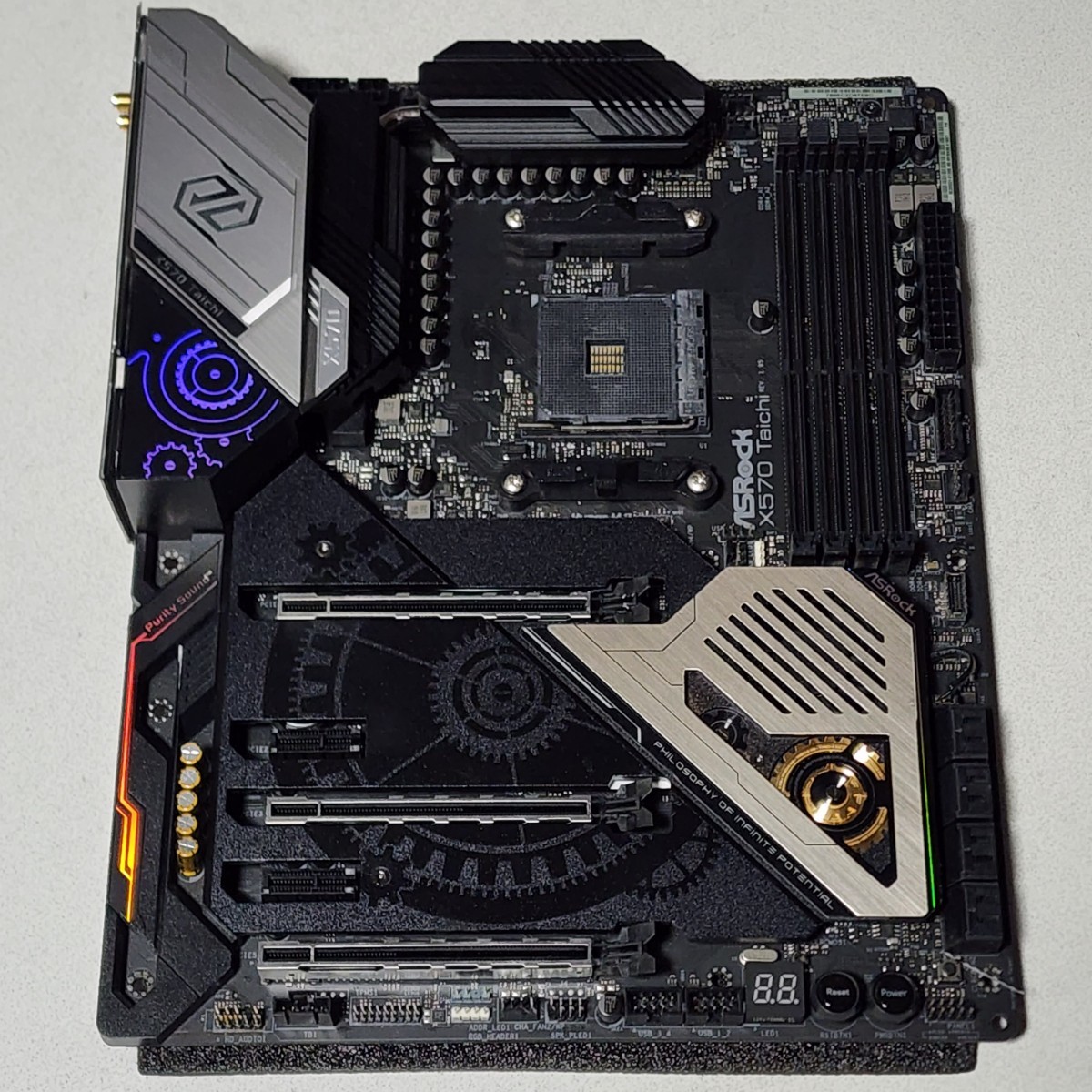 ASRock X570 Taichi IOパネル一体型 Socket AM4 ATXマザーボード ASRock X570 Taichi IOパネル一体型 Socket AM4 ATXマザーボード