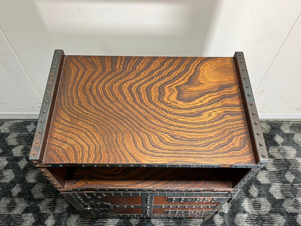 zelkova material -ply pressure . iron metal fittings ornament pcs small articles go in medicine chest of drawers antique ornament ornament thing storage .. furniture peace furniture storage tradition handicraft work of art Japanese-style chest 