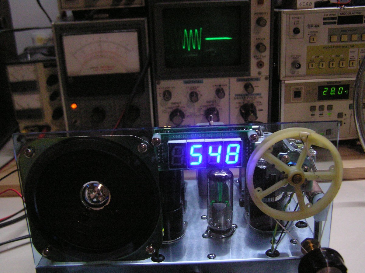 GT管スーパーラジオ(6球) 。IF 2段：Ipod・スマホ対応外部入力。　　マジックアイ は6BR5。　　検波に6AQ7(双2極＋3極) 。_画像4
