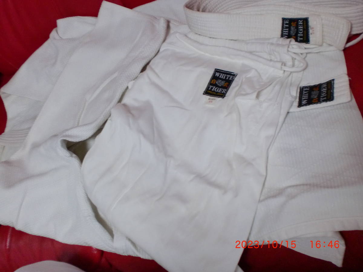  judo put on 3 number . industry use high school student top and bottom obi white .