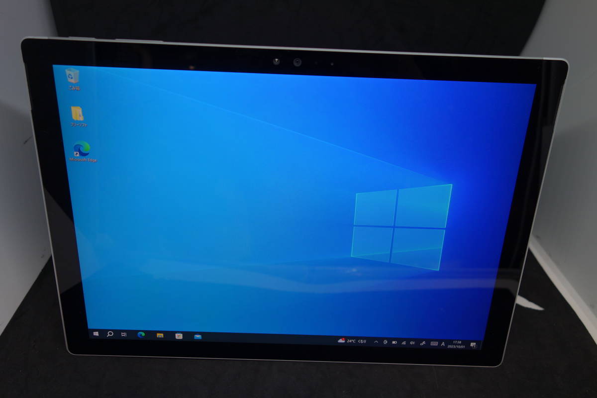 （619）Microsoft Surface Pro4 Core ｍ3-6Y30 メモリ4GB SSD128GB WiFi タッチパネル Windows10Pro 12.3インチ　ソフト400本バンドル。