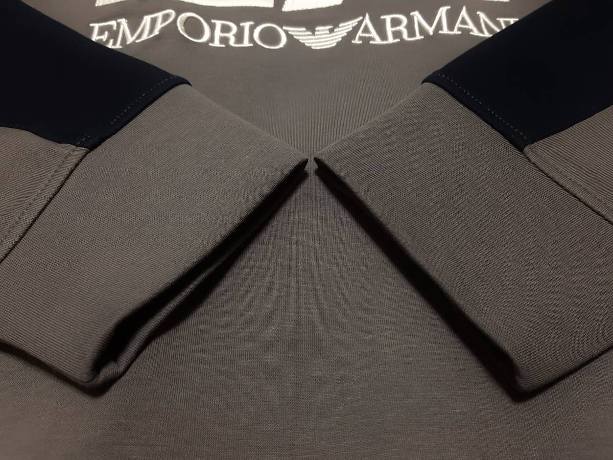 [新品] EMPORIO ARMANI　「EA」の刺繍ロゴ入り【メンズ・ジャージパーカー】◆2022-23年秋冬モデル　サイズ：L(50相当)　◆色：グレー