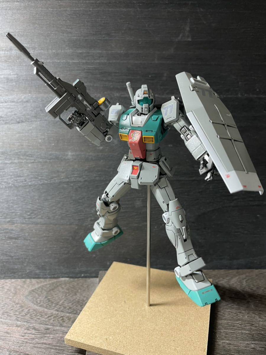 ガンダムプラモデル HG 1/144 ジム スレッガー専用機 全塗装 完成品 プレミアムバンダイ クルスス・ドアンの島_画像2