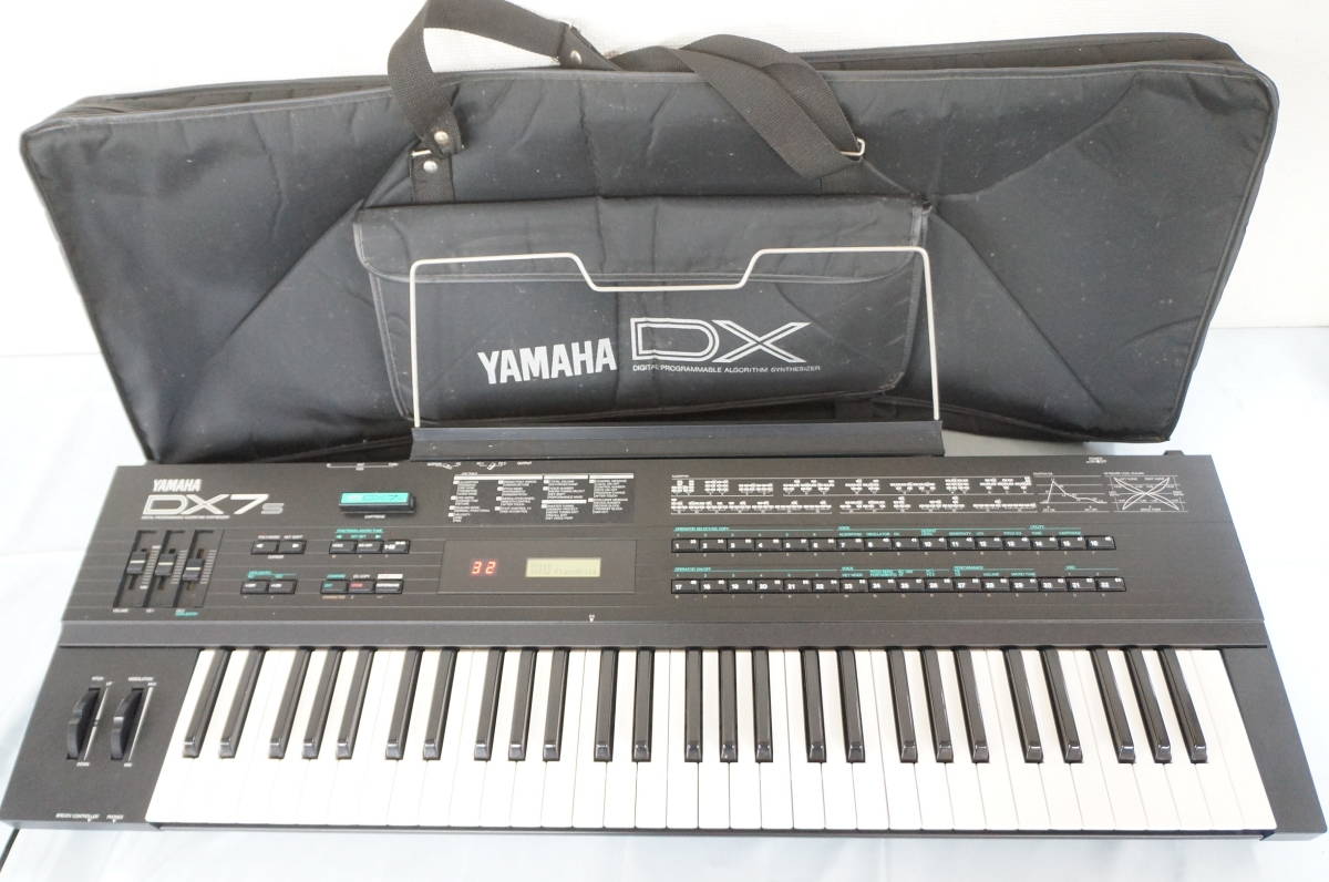 YAMAHA ヤマハ DX7s シンセサイザー 鍵盤楽器 ソフトケース付き