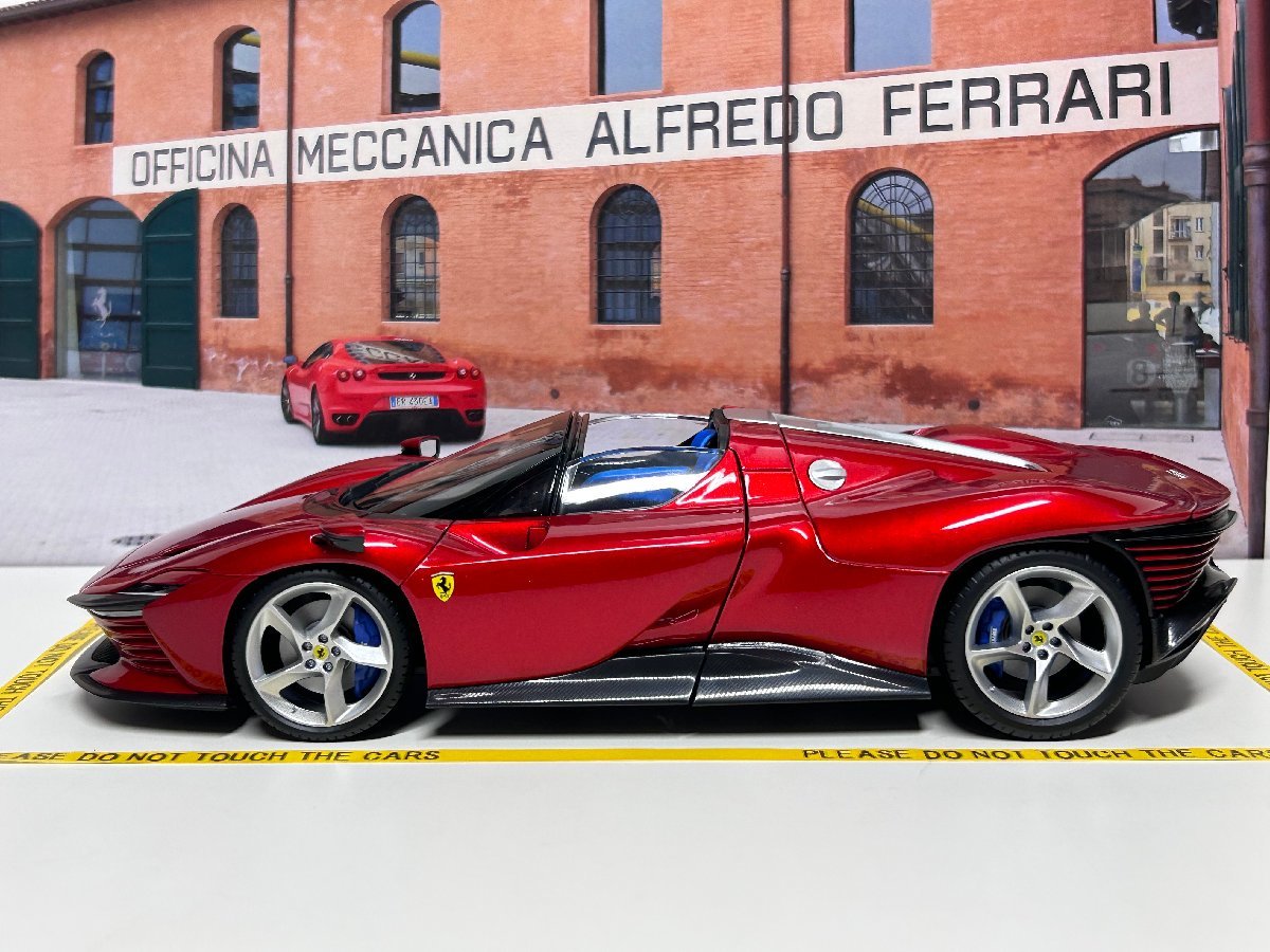 Burago signature 1/18 Ferrari Daytona SP3 メタリックレッド　フェラーリ　ブラーゴ_画像5