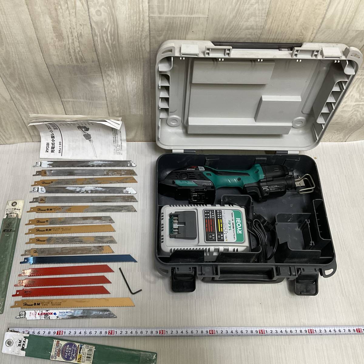 美品! RYOBI 充電式小型レシプロソー BRJ-120 バッテリー無し
