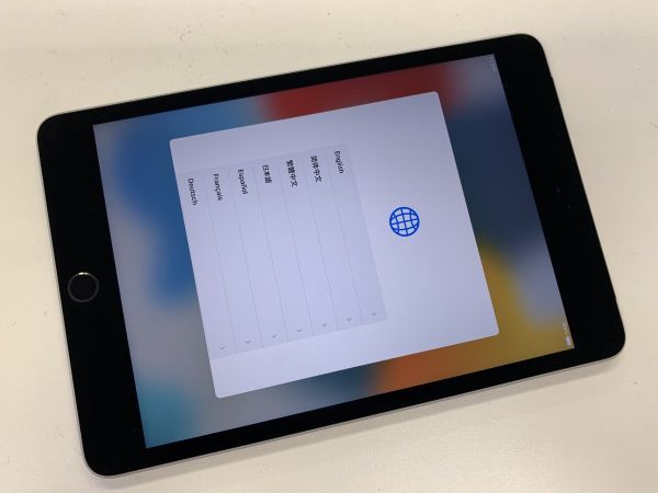 女性に人気! 4 mini ☆送料無料☆ジャンク☆au☆A1550iPad Wi-Fi
