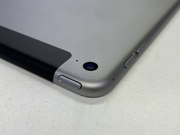☆送料無料☆ジャンク☆au☆A1550iPad mini 4 Wi-Fi + Cellular 32GB