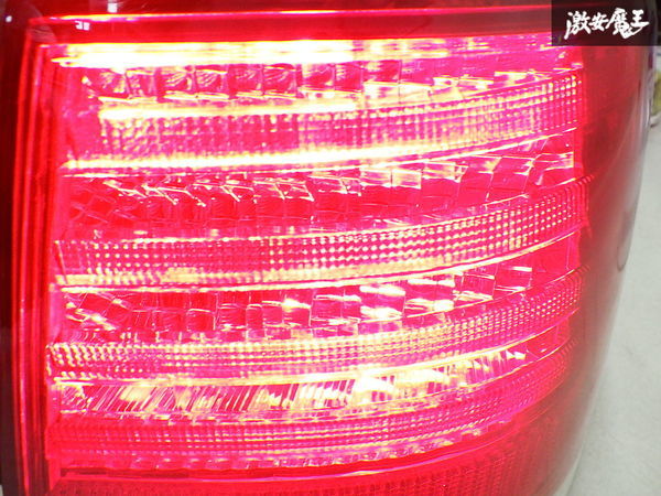 トヨタ 純正 GRS180 GRS182 18 クラウン ロイヤル 前期 LED テールライト テールランプ 右 右側 運転席 ICHIKOH 30-303_画像9