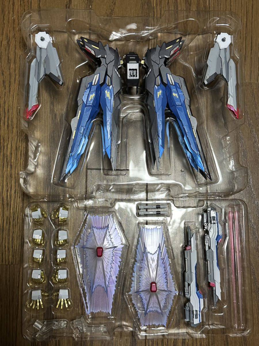 中古 METAL BUILD ストライクフリーダムガンダム ＋ 光の翼オプションセット SOUL BLUE ver._画像4