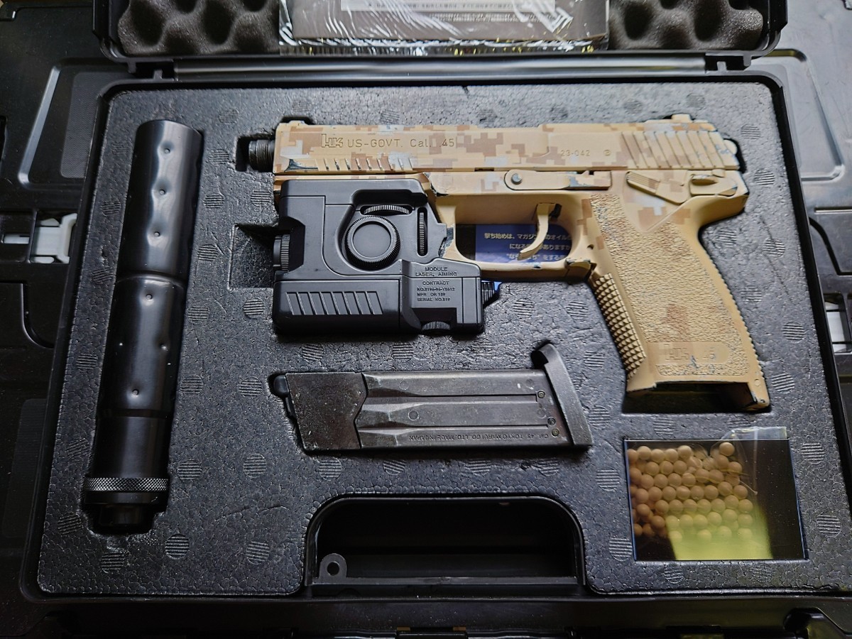 東京マルイ ソーコム SOCOM Mk23 固定スライドガスガン デザートデジタル迷彩塗装（中古品）現状渡し品 メタルギア_画像1